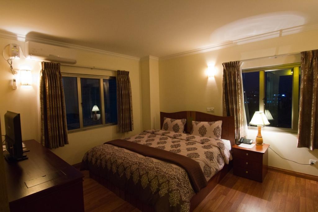 Millennium Hotel Yangon Bagian luar foto