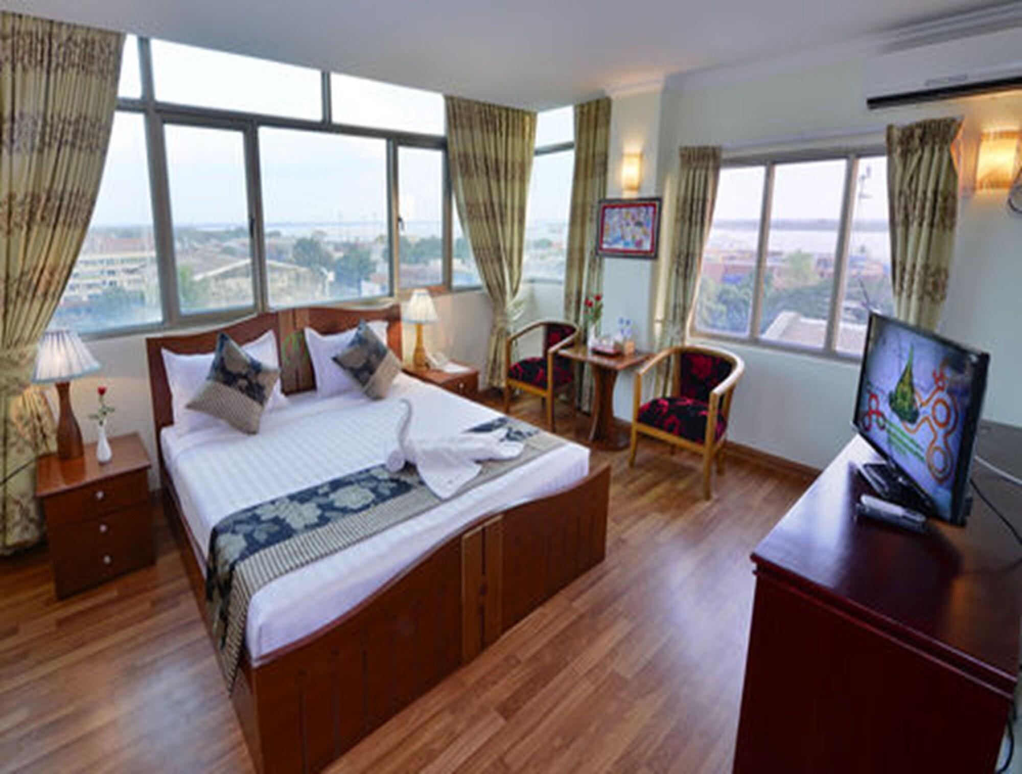 Millennium Hotel Yangon Bagian luar foto