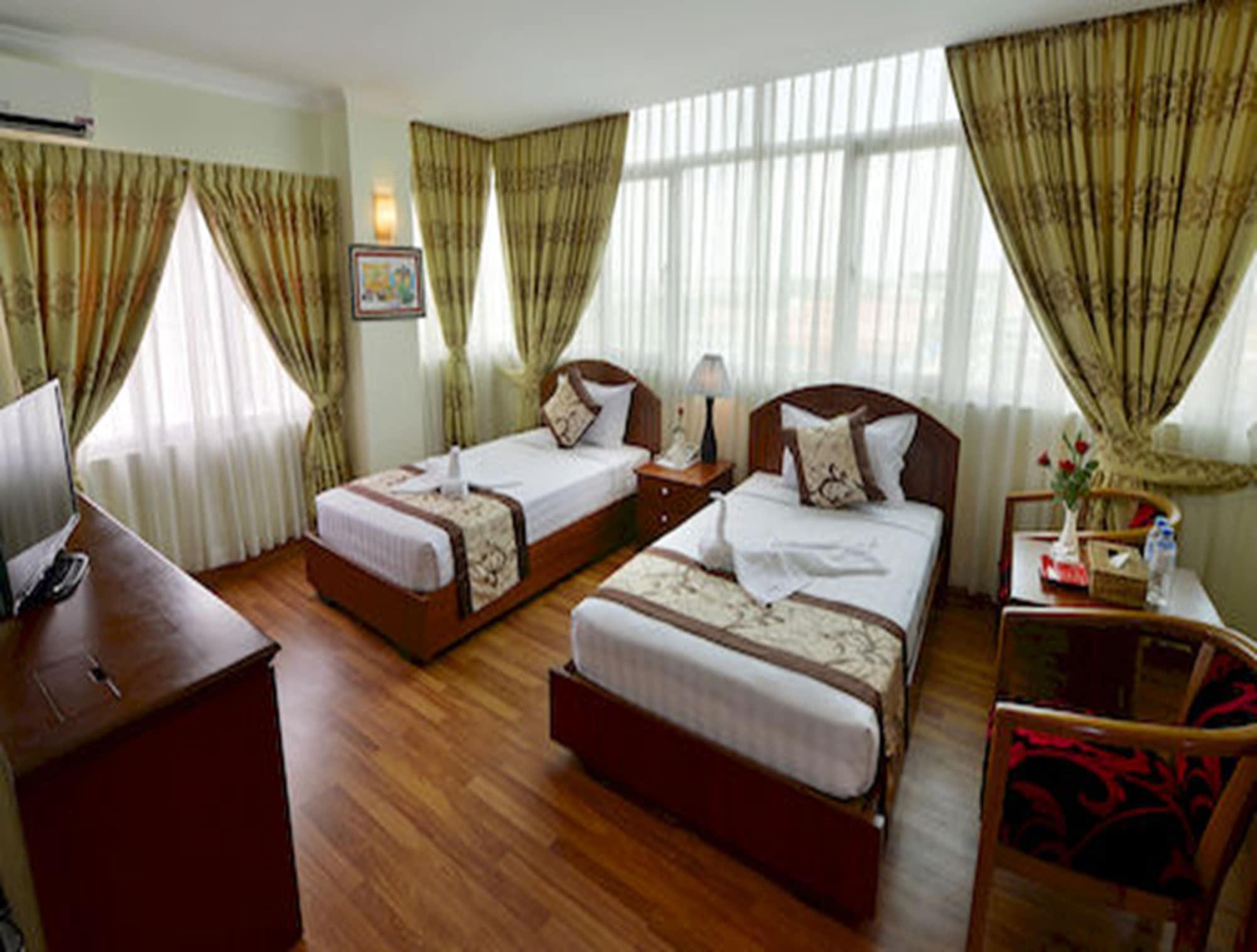 Millennium Hotel Yangon Bagian luar foto