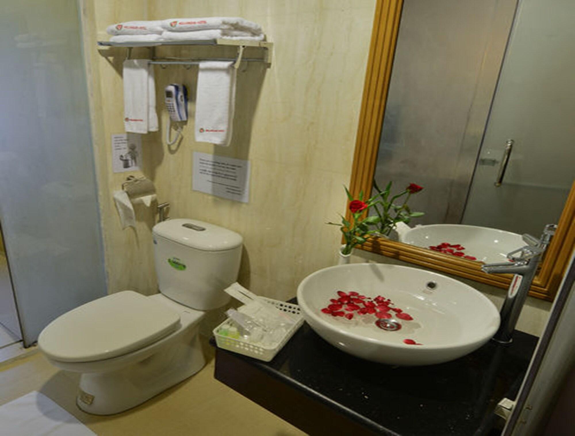 Millennium Hotel Yangon Bagian luar foto
