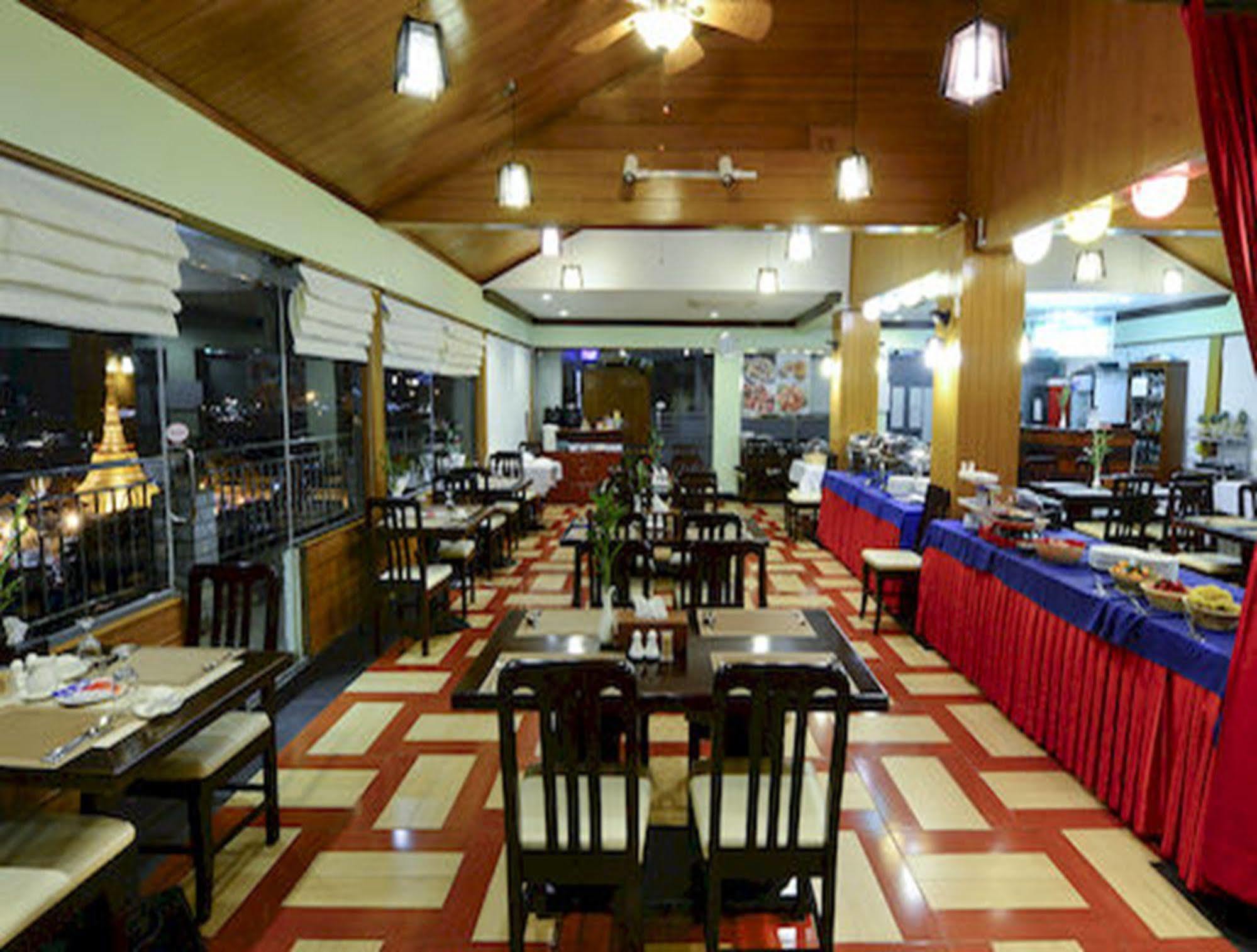 Millennium Hotel Yangon Bagian luar foto