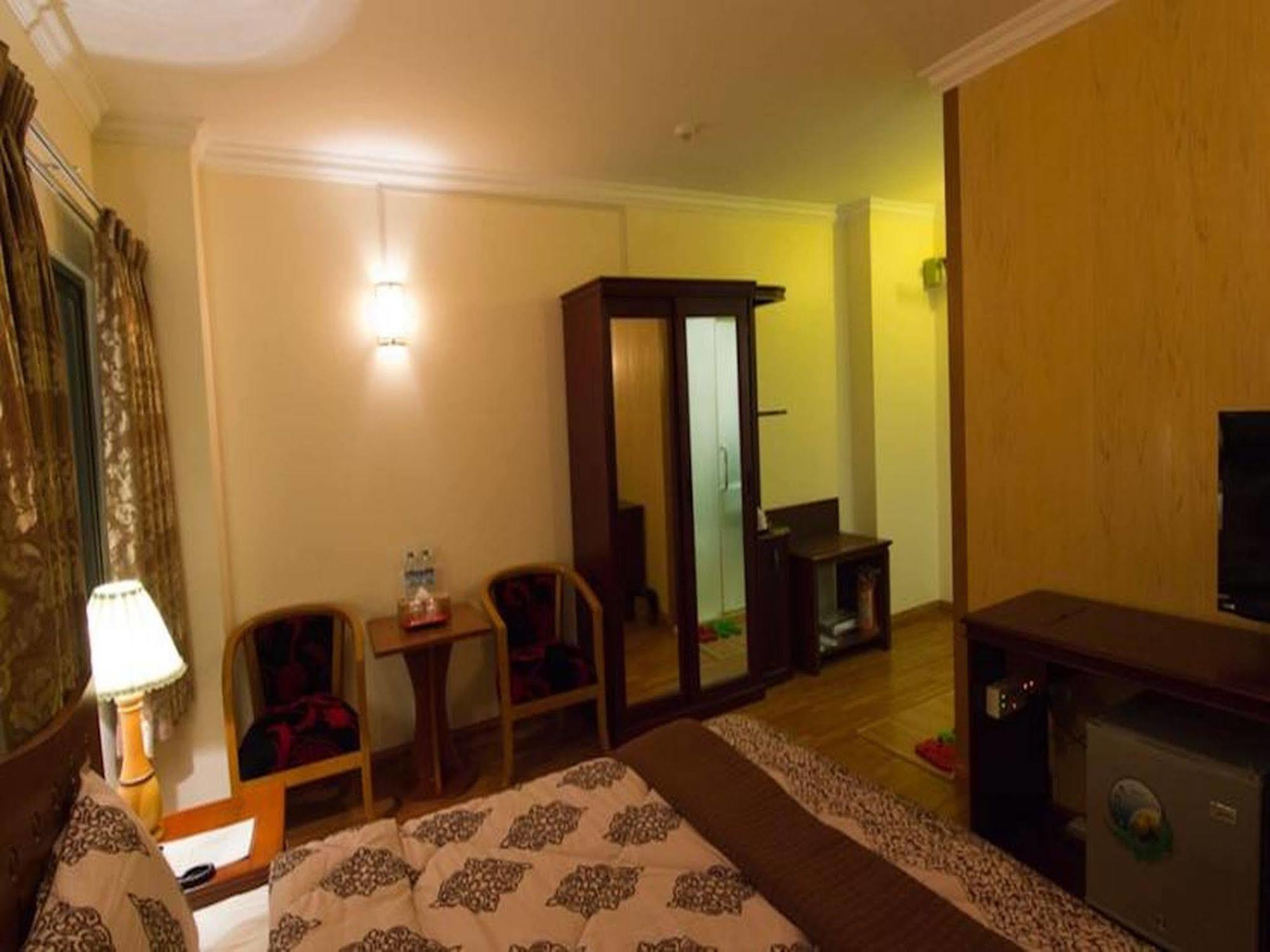 Millennium Hotel Yangon Bagian luar foto